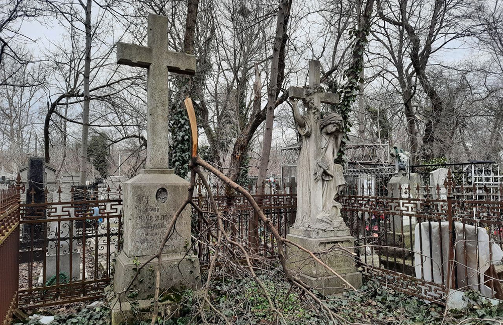 Кладбище на Библиотечной